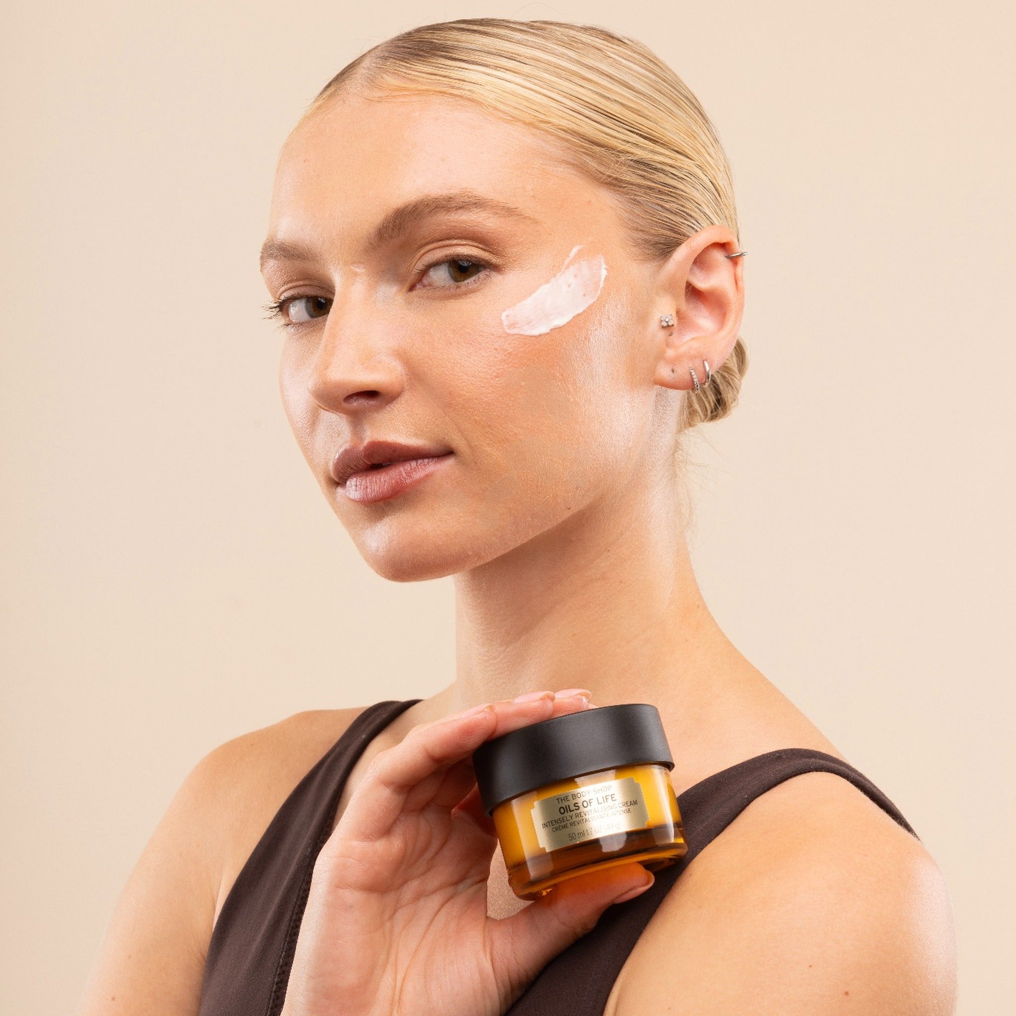 Oils Of Life™ Intensely Revitalising Cream