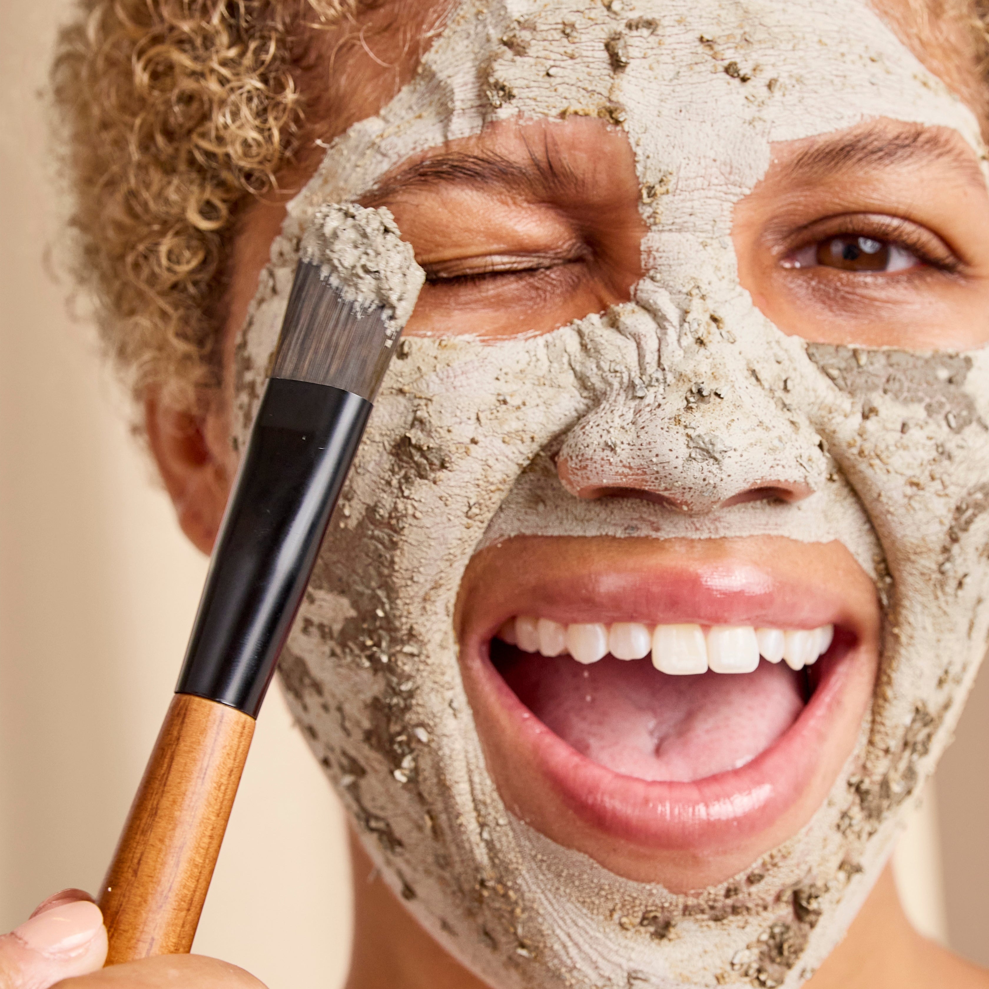 Charcoal Pore-Minimising Mask